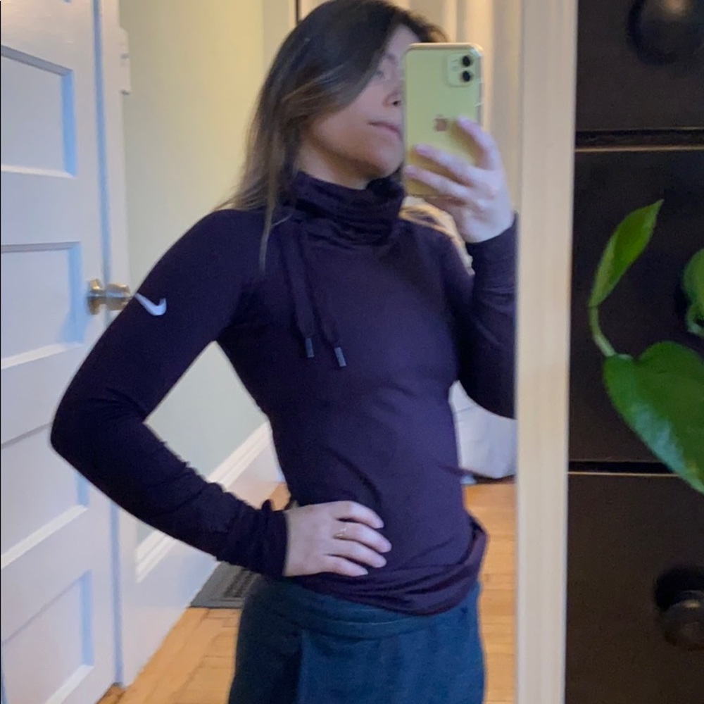 Nike plum turtleneck fleece